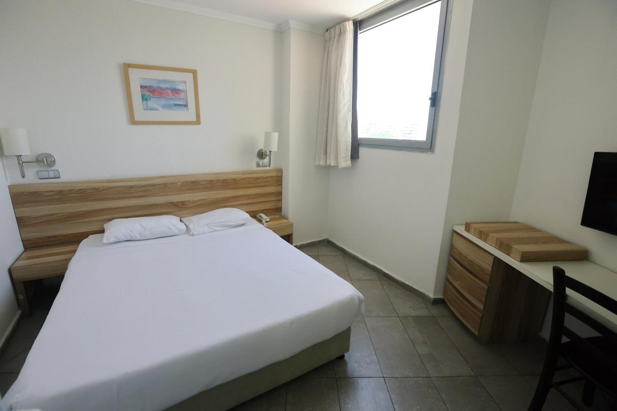 Adi Hotel Eilat Exterior photo